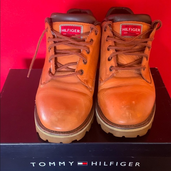 SHOE - Picture 2 of 4